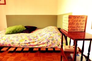 Cozy flat for music lovers, 10 min walk from tube