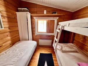 Log House and New Sauna Pikariporras