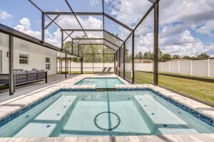 Arcade Games, Lanai and Spa Summerfield Family Home