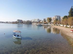 Avra home with Fireplace and Free Hot Chocolate