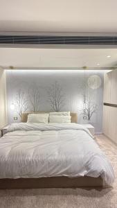 Boutique studio retreat but No unmarried couples allowed