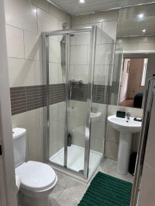 Luxury 1BR in Rochdale Centre