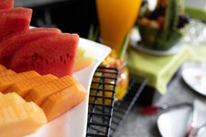 Hotel Regency Suites La Feria