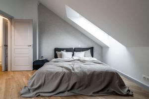 Domillion 2bdr NewOriental apt free park N2a12