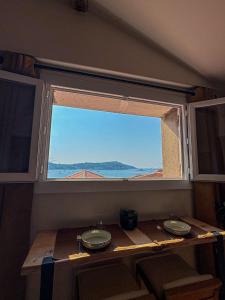 Charmant 2 pièces rénové avec vue mer