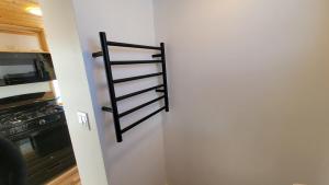 Pilot Lodge - Big Lake Tiny House Cabin