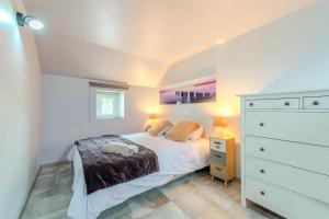 Le gîte de Saint Mathieu, longère pleine de charme au bout du monde ! jacuzzi extérieur vue sur la campagne, salle de billard