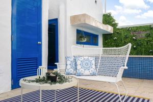 Ocean Park 1BD 1BA Pool Walk to beach -Santorini 5