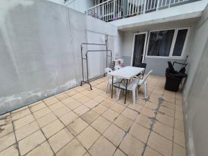 Family Suite with Big Balcony and Pool View