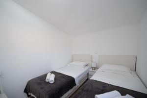 Apartments with parking space Zadar - 19830