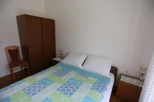 Apartments by the sea Punat, Krk - 24811