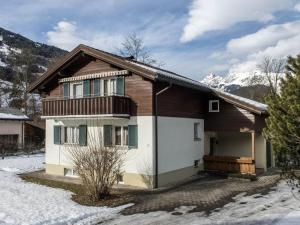 Holiday home with 4 bedrooms