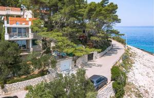 Holiday Home Prigradica 05