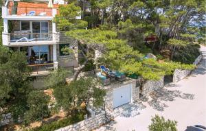 Holiday Home Prigradica 05