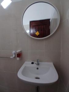 Sumatra Cheeky Monkeys Villa, Trekking and Tours