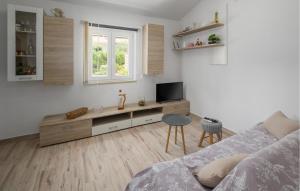 Amazing Home In Labin With Wifi 