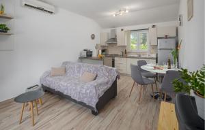 Amazing Home In Labin With Wifi 