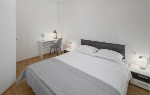 Amazing Home In Labin With Wifi