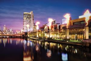 IN2103-Exquisite View with Balcony 2BR Apt Next to Crown DFO South Melbourne Market