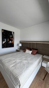 Atlantic Golden View Luxe Apartment