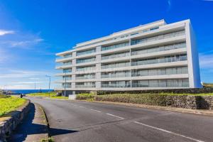 Atlantic Golden View Luxe Apartment