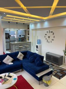 شقه فرش فندقي داخل كمبوند حدائق بدر