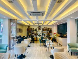 1 Bedroom in Angeles City with gym and pool near Clark