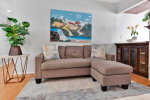 #1 ATL Extended StayCay includes Pool, Cabanas, Duck Pond, Walking Trails, Tennis Court!