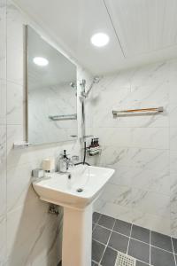 Bom Noon Stay Jamsil 봄눈스테이 잠실