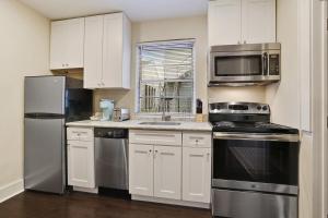 Cute 1bed steps from French Q and Jazz venues