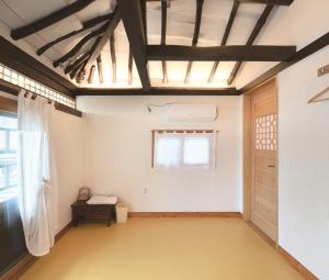 Bonghwangjae Hanok Guesthouse