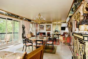 21a Maréchal FOCH Avenue Paris CHAMPS-ELYSÉES