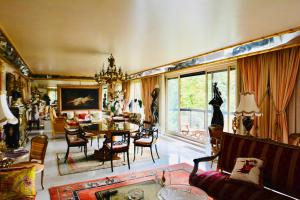 21a Maréchal FOCH Avenue Paris CHAMPS-ELYSÉES