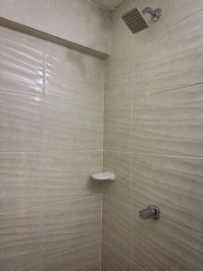 Habitación con perfecta ubicación, privacidad y comodidad