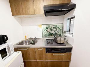 浅草花日美居 Asakusa Hanahi 201 Queen Bed Room, 4 min walk to Asakusa Temple, direct subway access to Narita and Haneda Airport