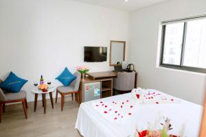 Sandy Hotel & Apartment