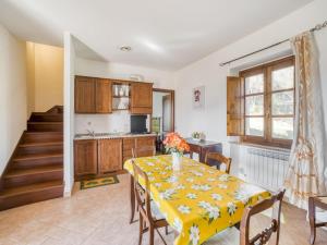 Apartment near Donatello Sculpture