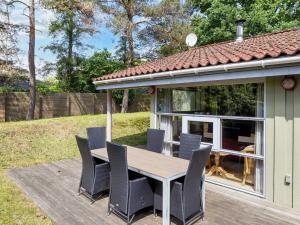 6 person holiday home in Hadsund-By Traum