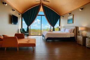 Golden Coconut 4 Bed 6 Bath Luxury Sea View Villa in Chaweng Beach, Koh Samui