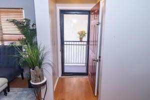 #1 ATL Extended StayCay includes Pool, Cabanas, Duck Pond, Walking Trails, Tennis Court!