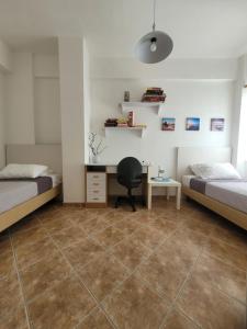 Seashell" maisonette by the sea -private patio-