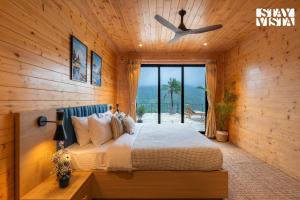 StayVista at Apukaa Hills with Karaoke, Pool