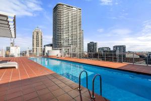 72-1HS Abnb-Style GardenView, Parking, Balcony, Step to Chinatown and QVB