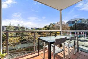 72-1HS Abnb-Style GardenView, Parking, Balcony, Step to Chinatown and QVB