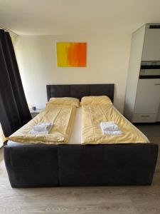 Studio 102 - Riverside