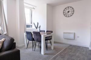 Stylish Central Retreat, Heart of the Action, Netflix