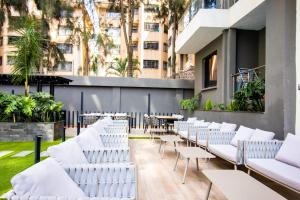 Stylish 1 Bed with pool & gym and scenic NBO Views