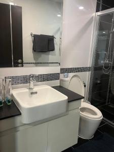 Cozy 2-Bedrooms Apartment Near Nimman #A704