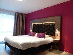 Hotels The Originals Boutique, Hotel Le Lion d'Or, Fougeres Ouest (Inter-Hotel) : photos des chambres