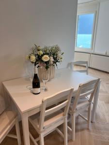 Exclusive Lake Access Villa Studio